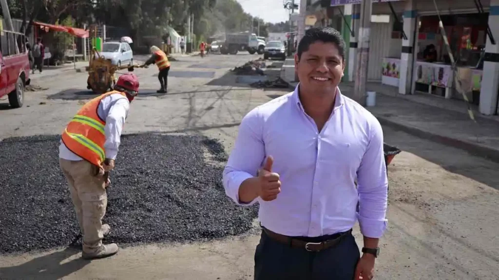 Omar Muñoz supervisó bacheo en Sanctorum y alrededores