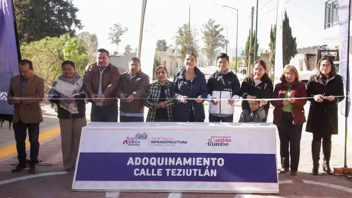 San Francisco Acatepec estrena calle: Cuautle lidera la pavimentación