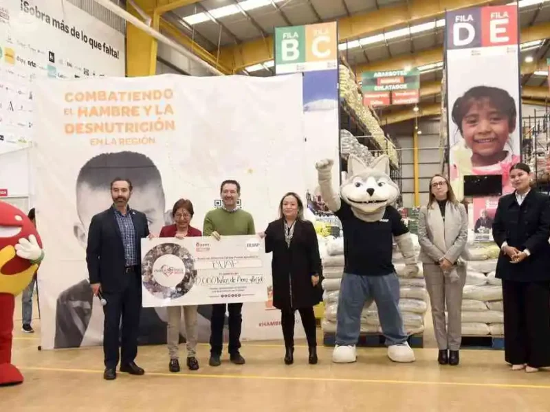 BUAP dona 12 mil kilos de arroz y frijol al Banco de Alimentos Cáritas Puebla