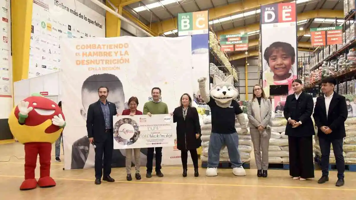 BUAP dona 12 mil kilos de arroz y frijol al Banco de Alimentos Cáritas Puebla