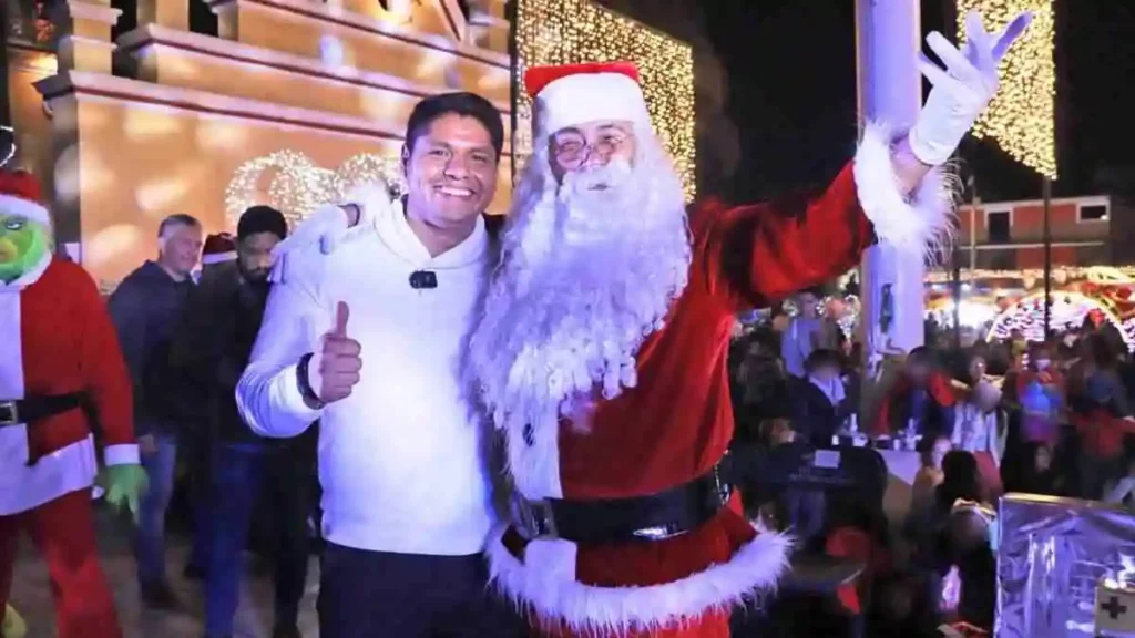 Cuautlancingo inaugura la Navidad con una Galleta de Jengibre de 4 metros