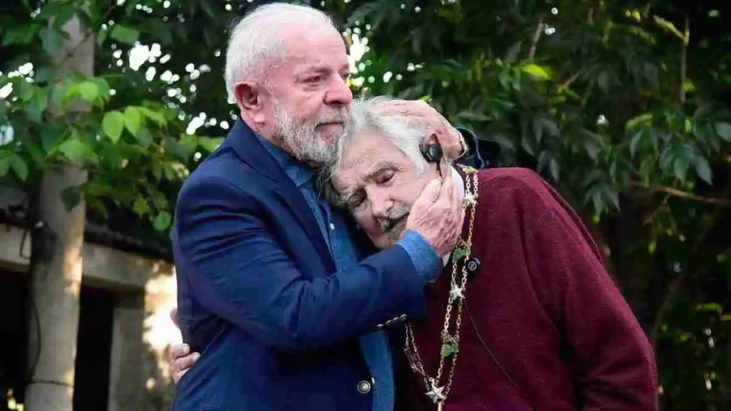 Lula da Silva condecora a José Mujica con la Máxima Distinción de Brasil