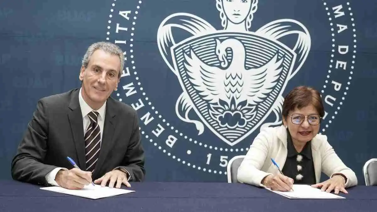 BUAP y Ayuntamiento firman convenio: estudiantes harán prácticas y personal se capacitará