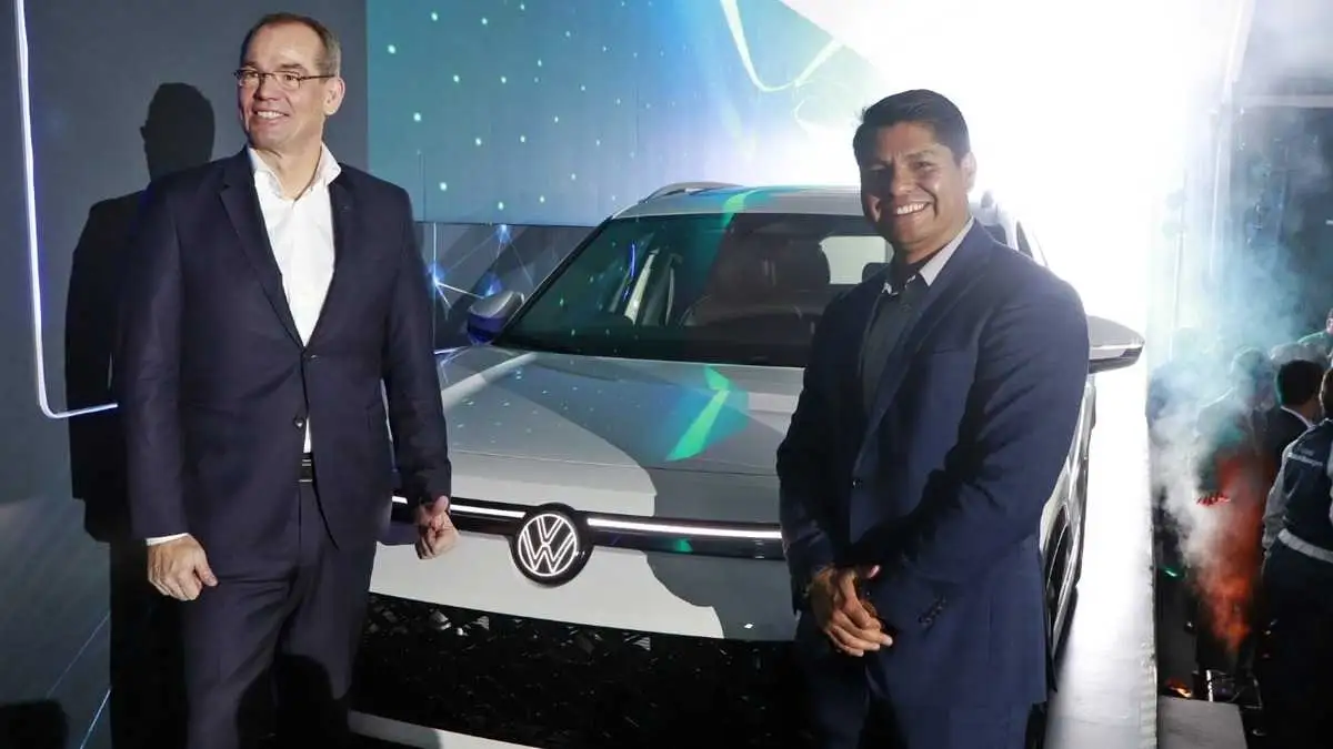 Omar Muñoz inaugura nueva nave de Volkswagen en Cuautlancingo