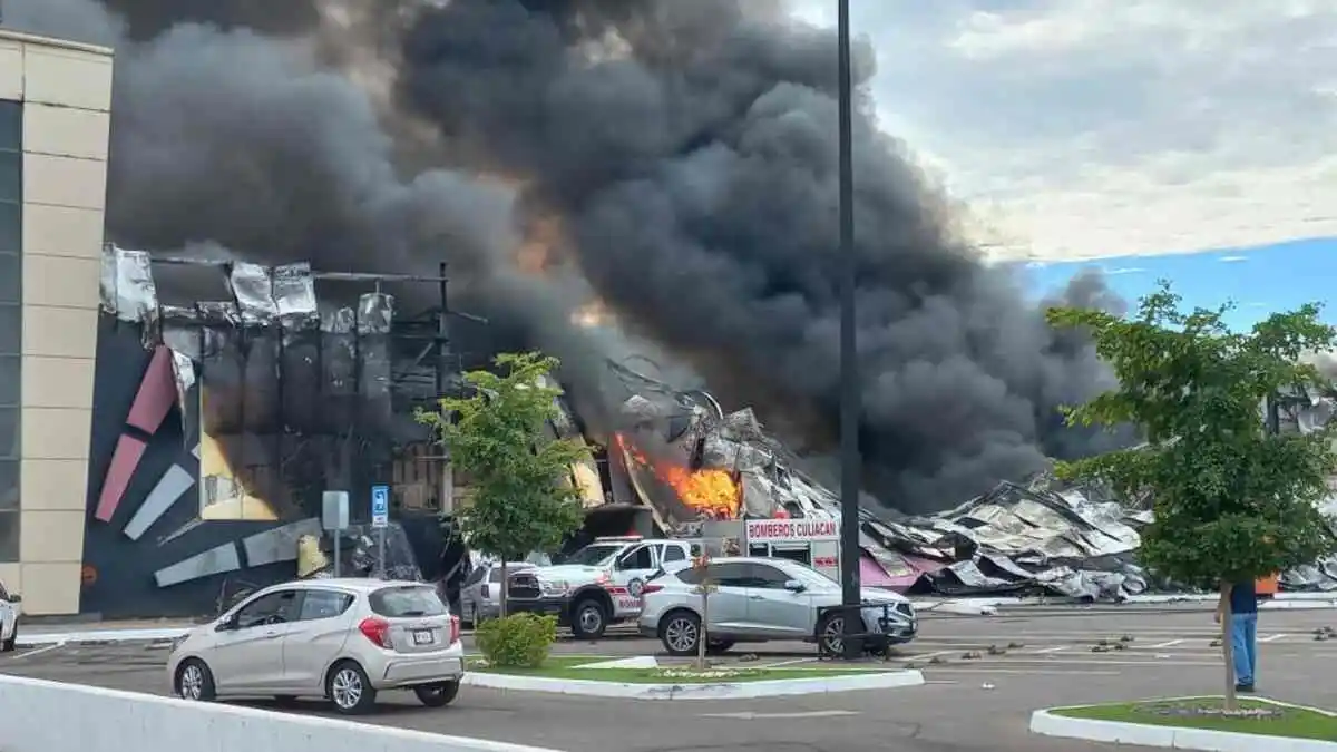 Trabajador narra incendio en Plaza Cinépolis Culiacán