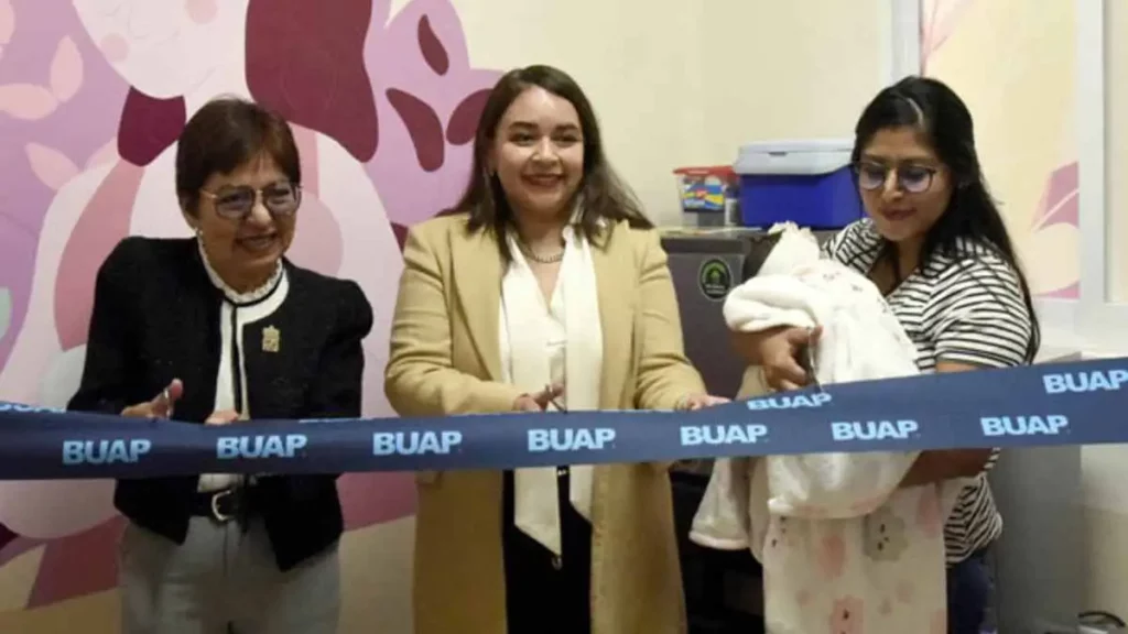 BUAP inaugura el lactario número 11 en Filosofía y Letras