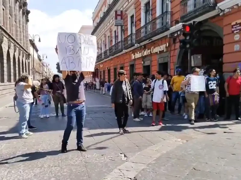 Estudiantes de la BUAP bloquean la ciudad: Conoce los cierres viales