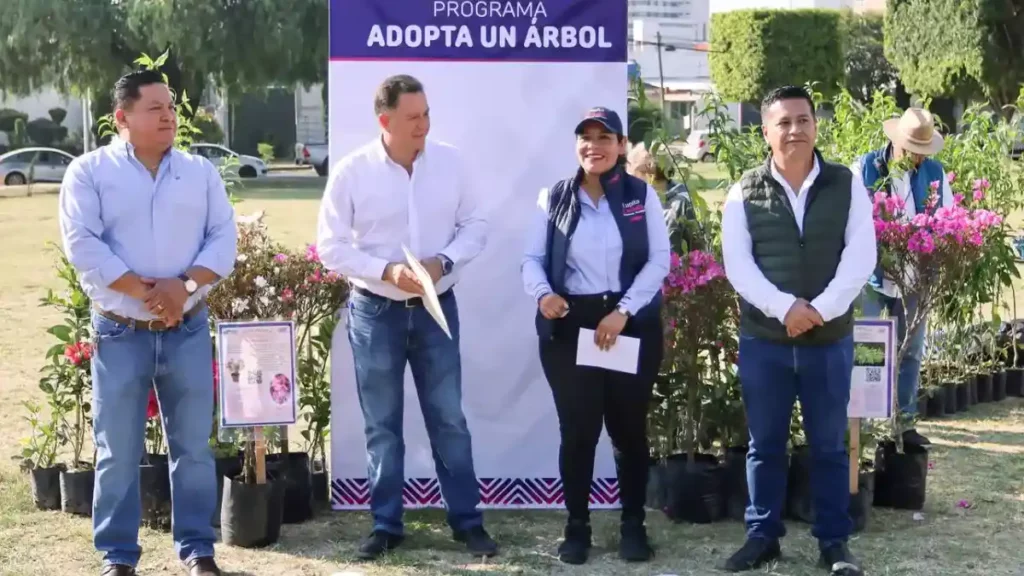 Lupita Cuautle entregó 330 árboles con la campaña Adopta un Árbol